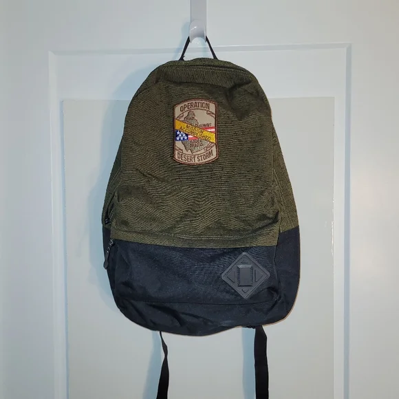 Green backpack - Picture 6 of 9